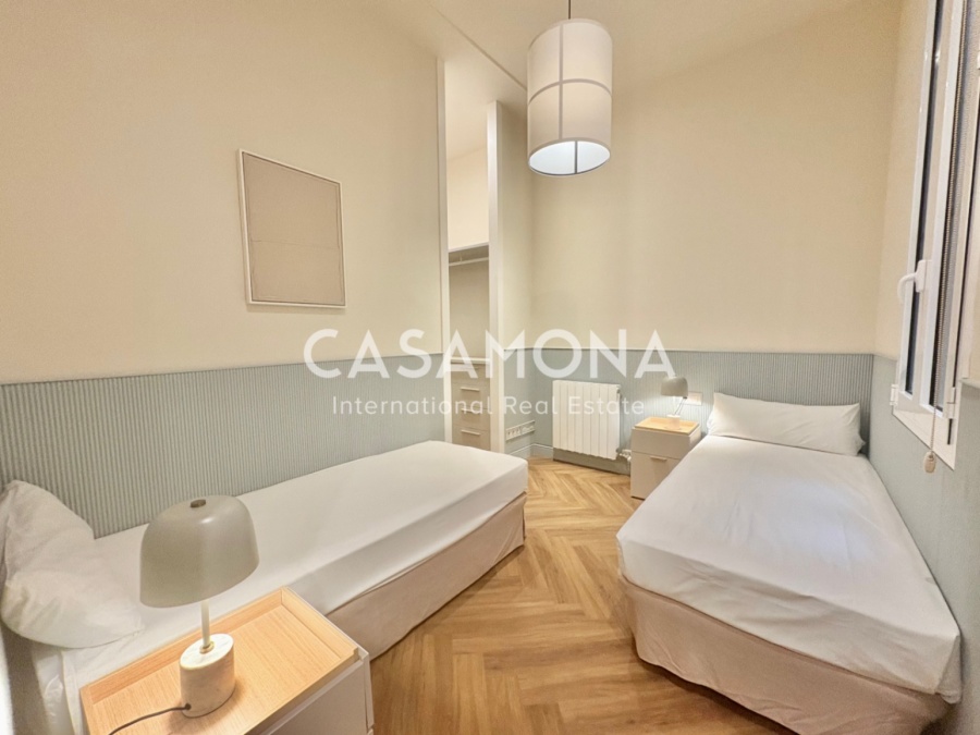 Vollständig renovierte 3-Zimmer-Wohnung in Port Vell, die historischen Charme mit moderner Eleganz verbindet. Vollständig renovierte 3-Zimmer-Wohnung in Port Vell, die historischen Charme mit moderner Eleganz verbindet.
