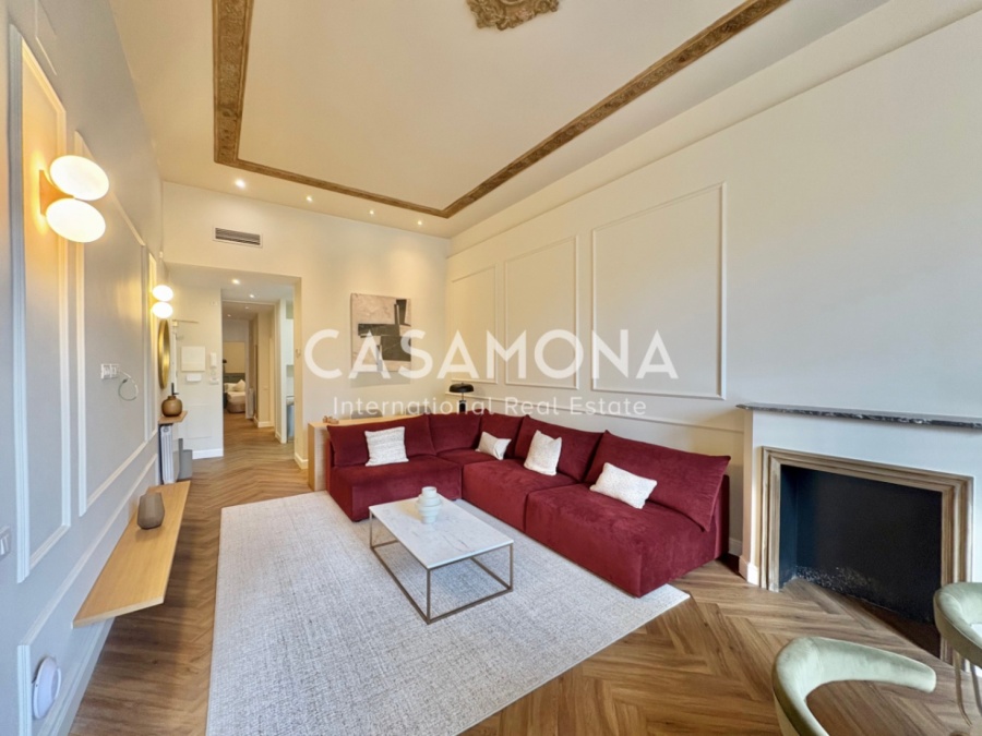 Elegant pis de 3 habitacions amb piscina, una enorme terrassa i vistes excepcionals de la ciutat.