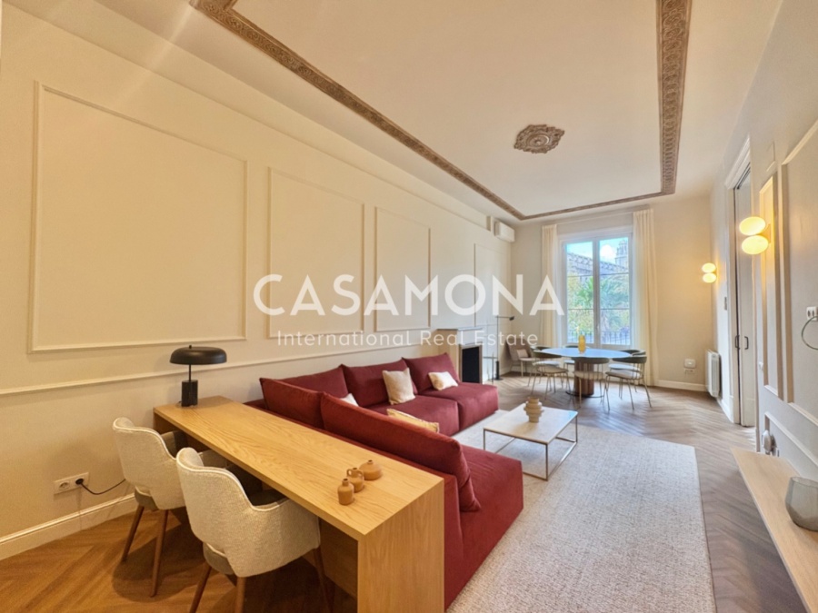 Elegant pis de 3 habitacions amb piscina, una enorme terrassa i vistes excepcionals de la ciutat.