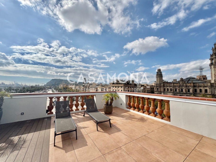 Elegant pis de 3 habitacions amb piscina, una enorme terrassa i vistes excepcionals de la ciutat.
