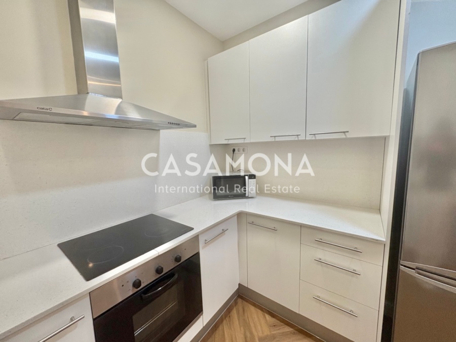 Elegant 3-Bedroom Apartment with a swimming pool, a huge terrace and with Exceptional City Views