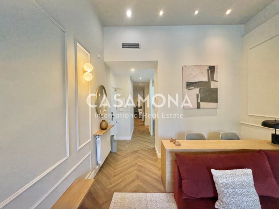 Elegant pis de 3 habitacions amb piscina, una enorme terrassa i vistes excepcionals de la ciutat.