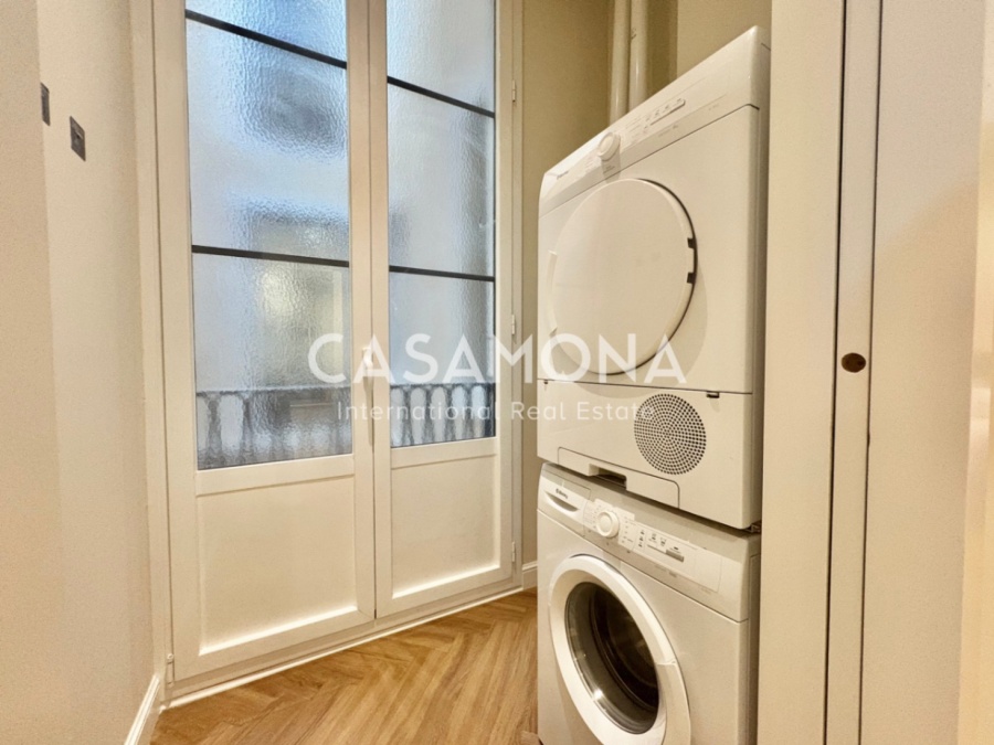 Elegant pis de 3 habitacions amb piscina, una enorme terrassa i vistes excepcionals de la ciutat.