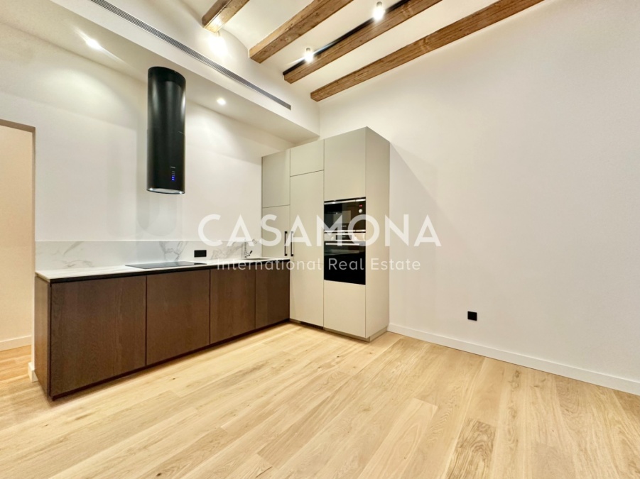 Fully Renovated 2 Bedroom Apartment with Balconies in Sant Pere