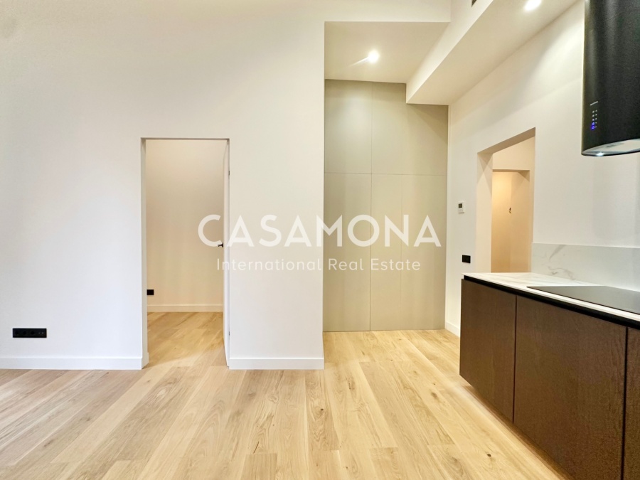 Fully Renovated 2 Bedroom Apartment with Balconies in Sant Pere