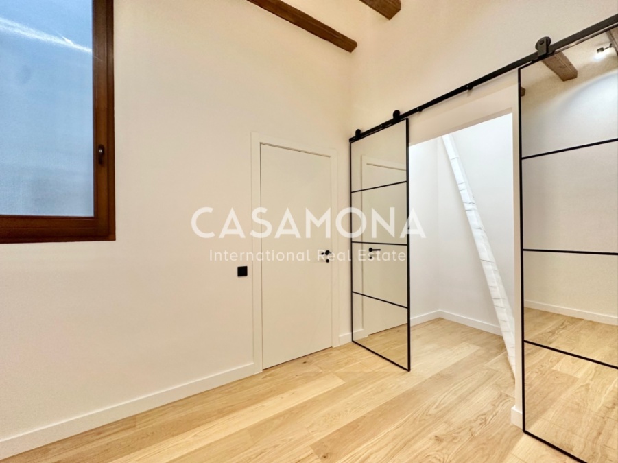 Appartement à El Born avec deux chambres et balcons ensoleillés
