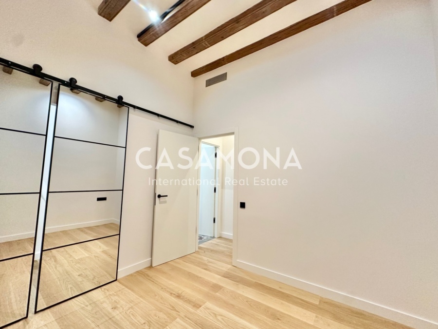 Appartement à El Born avec deux chambres et balcons ensoleillés