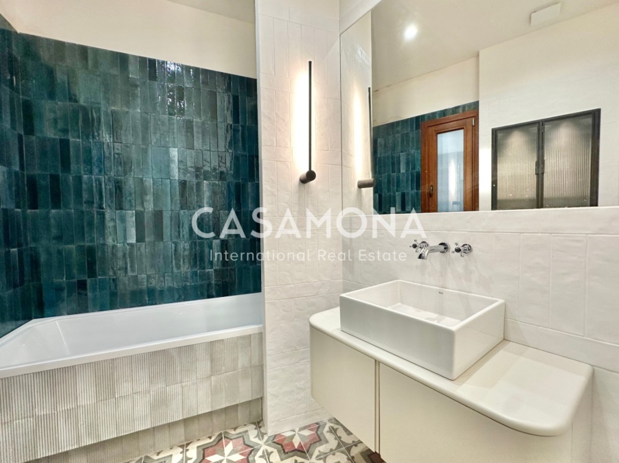 Pis a El Born amb dues habitacions i balcons assolellats