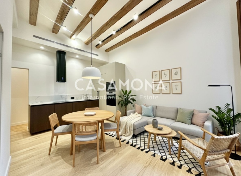 Pis a El Born amb dues habitacions i balcons assolellats