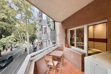 Appartement Rénové de 2 Chambres avec Balcon et Grand Espace Ouvert à Eixample Esquerra