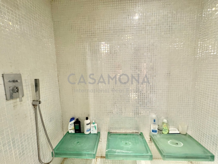 (SOLD) Renovated 2-Bedroom Apartment with Balcony and Spacious Open Layout in Eixample Esquerra (SOLD) Renovated 2-Bedroom Apartment with Balcony and Spacious Open Layout in Eixample Esquerra