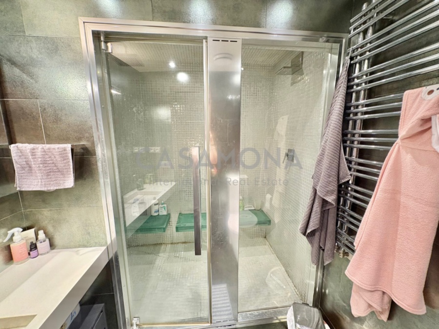 (SOLD) Renovated 2-Bedroom Apartment with Balcony and Spacious Open Layout in Eixample Esquerra (SOLD) Renovated 2-Bedroom Apartment with Balcony and Spacious Open Layout in Eixample Esquerra