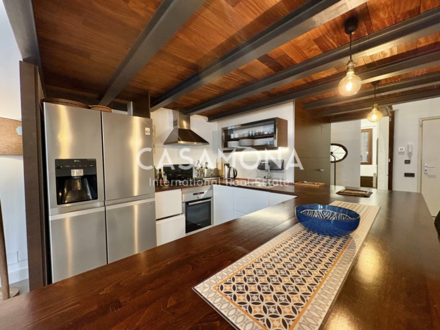 Impresionante Apartamento de Diseño con Cuatro Dormitorios en el Corazón del Born