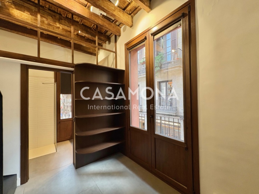 Impresionante Apartamento de Diseño con Cuatro Dormitorios en el Corazón del Born