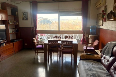 Renovation project in Barceloneta - Bright and Well-Located 4-Bedroom Apartment with Elevator 