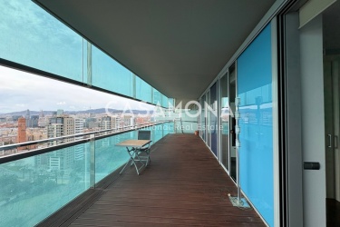 Apartamento de Lujo en la 18ª Planta con Vistas al Mar en Diagonal Mar Apartamento de Lujo en la 18ª Planta con Vistas al Mar en Diagonal Mar