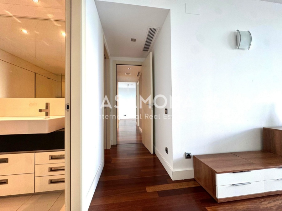 Luxusapartment im 18. Stock mit Meerblick in Diagonal Mar