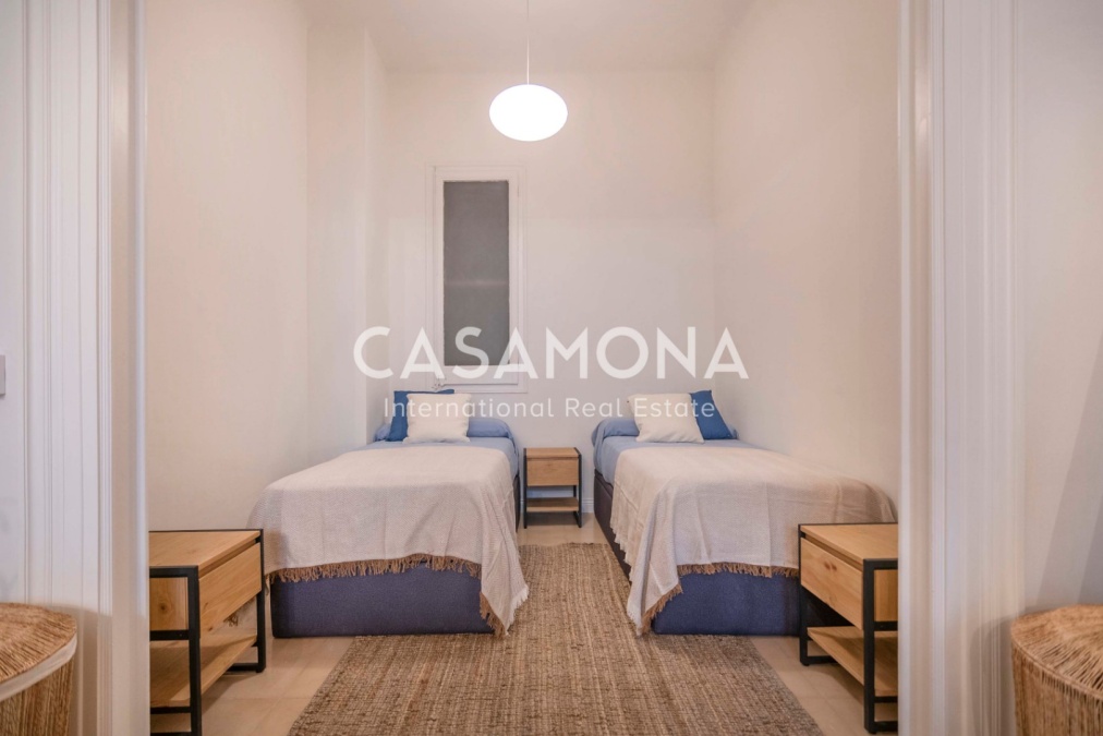 Amplia Vivienda de Diseño a Pasos de Plaça Universitat