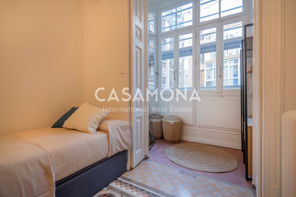 Spacious Designer Home Steps from Plaça Universitat Spacious Designer Home Steps from Plaça Universitat