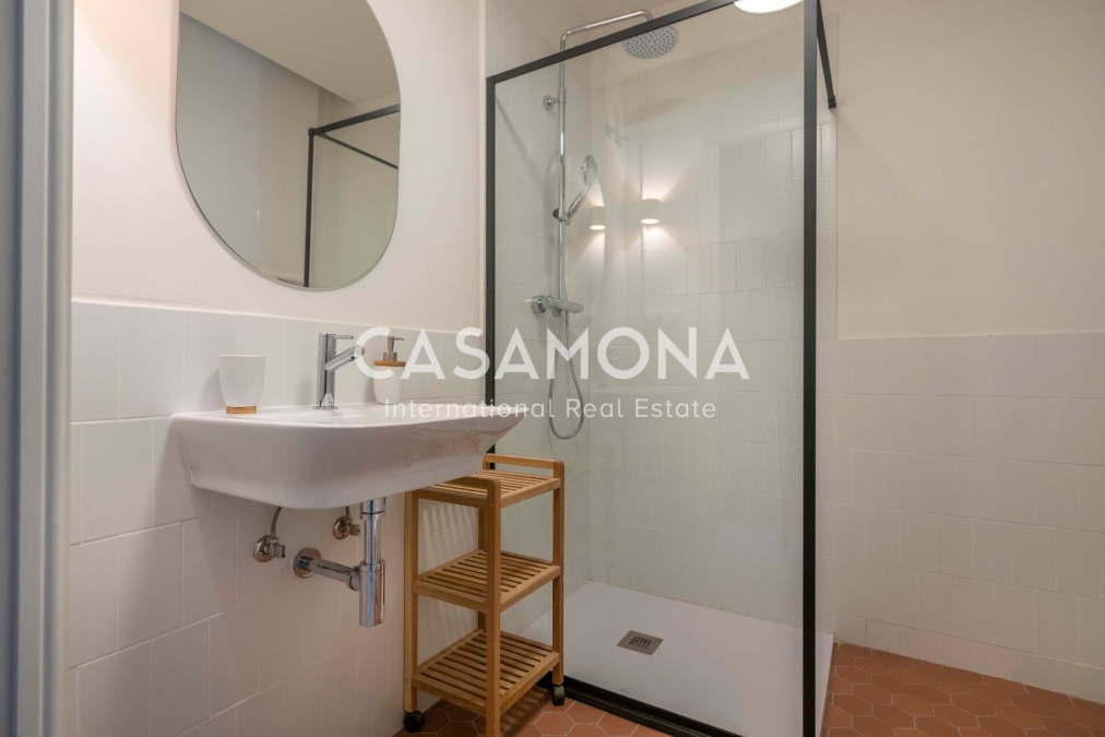 Amplia Vivienda de Diseño a Pasos de Plaça Universitat