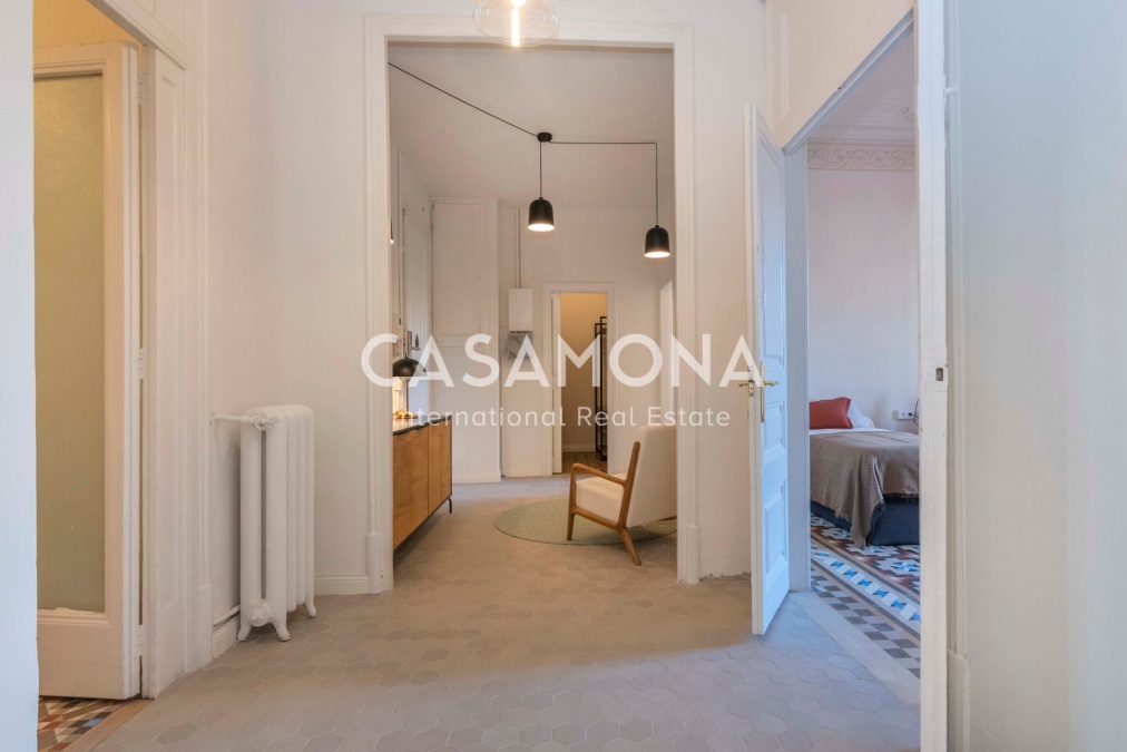 Amplia Vivienda de Diseño a Pasos de Plaça Universitat