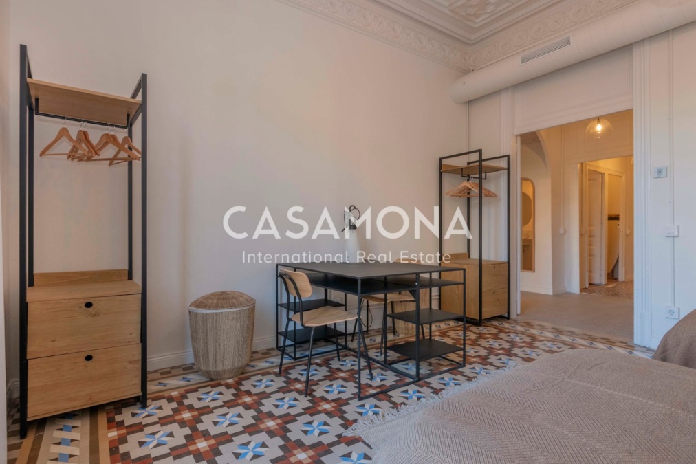 Spacious Designer Home Steps from Plaça Universitat Spacious Designer Home Steps from Plaça Universitat