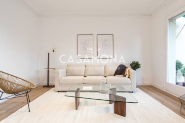 Luminoso y amplio apartamento de cinco dormitorios en el Eixample central