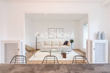 Ampli i lluminós apartament de cinc dormitoris a l’Eixample central Ampli i lluminós apartament de cinc dormitoris a l’Eixample central