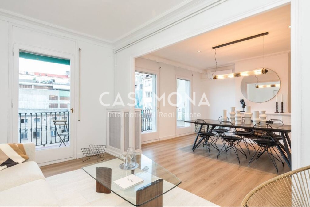 Bright and Expansive Five-Bedroom Apartment in Central Eixample Bright and Expansive Five-Bedroom Apartment in Central Eixample