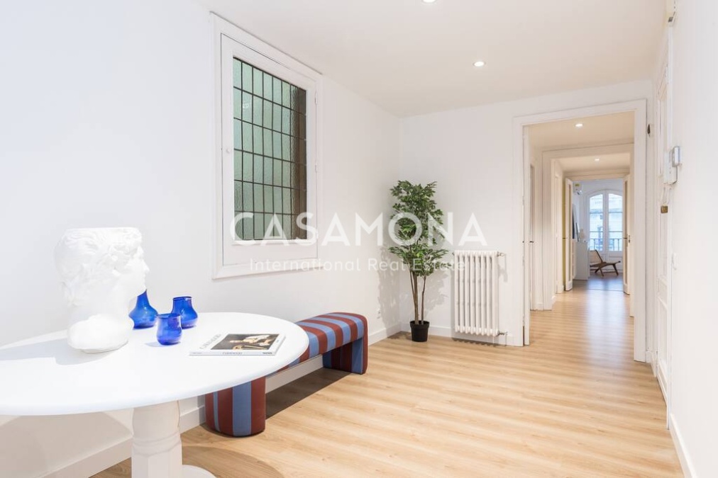 Helle und großzügige Fünfzimmerwohnung im zentralen Eixample