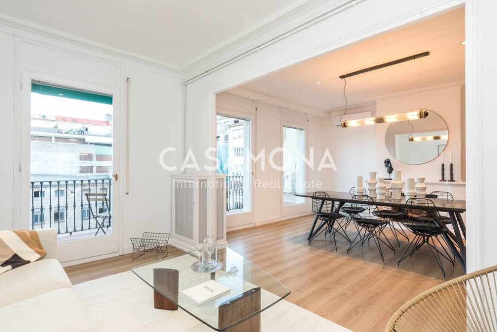 Helle und großzügige Fünfzimmerwohnung im zentralen Eixample