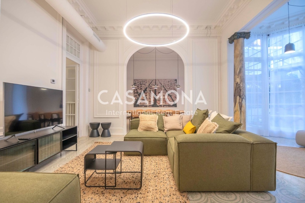 Apartamento exclusivo de 4 dormitorios con elementos históricos catalanes en el Eixample central Apartamento exclusivo de 4 dormitorios con elementos históricos catalanes en el Eixample central