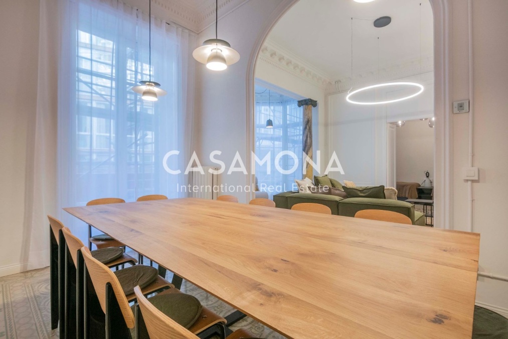 Apartamento exclusivo de 4 dormitorios con elementos históricos catalanes en el Eixample central Apartamento exclusivo de 4 dormitorios con elementos históricos catalanes en el Eixample central