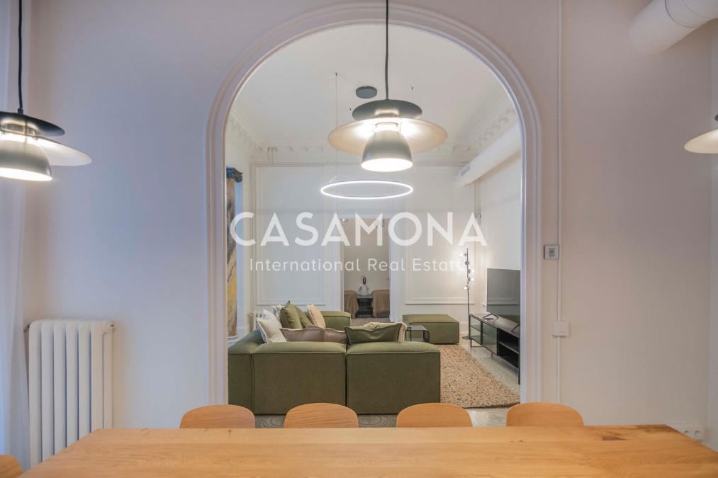 Apartamento exclusivo de 4 dormitorios con elementos históricos catalanes en el Eixample central Apartamento exclusivo de 4 dormitorios con elementos históricos catalanes en el Eixample central