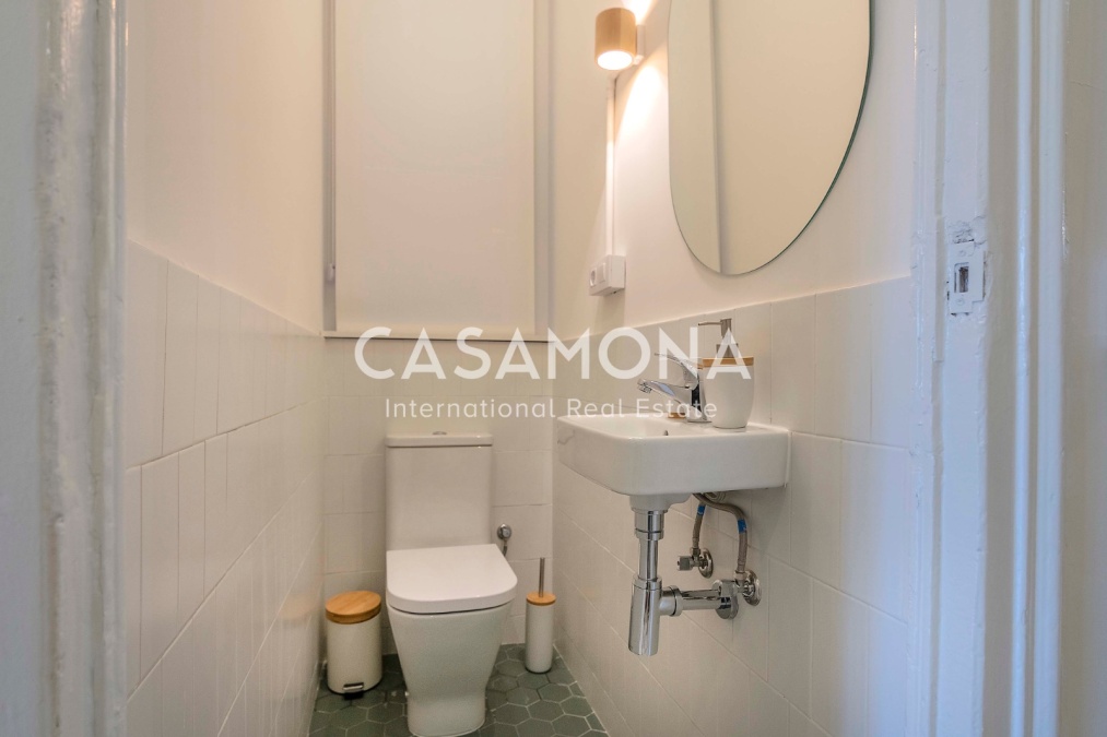 Apartamento exclusivo de 4 dormitorios con elementos históricos catalanes en el Eixample central Apartamento exclusivo de 4 dormitorios con elementos históricos catalanes en el Eixample central
