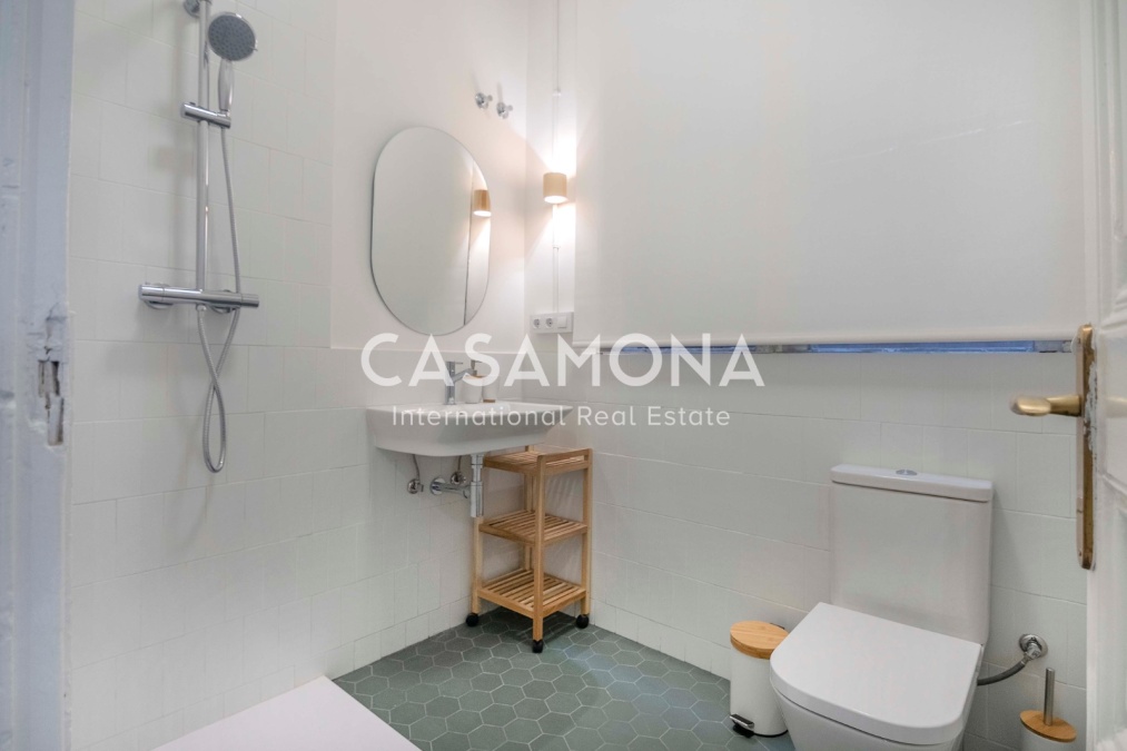 Apartamento exclusivo de 4 dormitorios con elementos históricos catalanes en el Eixample central Apartamento exclusivo de 4 dormitorios con elementos históricos catalanes en el Eixample central