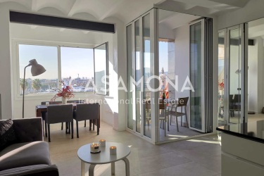 Modern Apartment an Elevator, Views of the Harbour, the Luxury Yachts and the whole Barcelona city