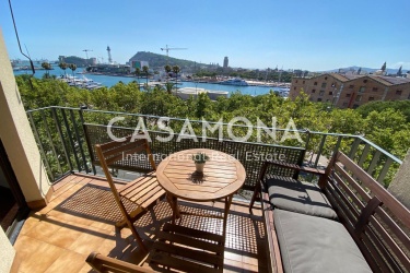 3-Bedroom Apartment ,Harbour Views on Joan de Borbó and a amazing terrace and an Elevator 