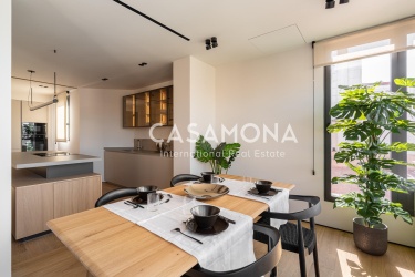 Exceptional 4-Bedroom Luxury Residence with Terrace on Calle Muntaner Exceptional 4-Bedroom Luxury Residence with Terrace on Calle Muntaner