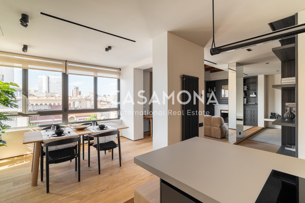 Exceptional 4-Bedroom Luxury Residence with Terrace on Calle Muntaner Exceptional 4-Bedroom Luxury Residence with Terrace on Calle Muntaner