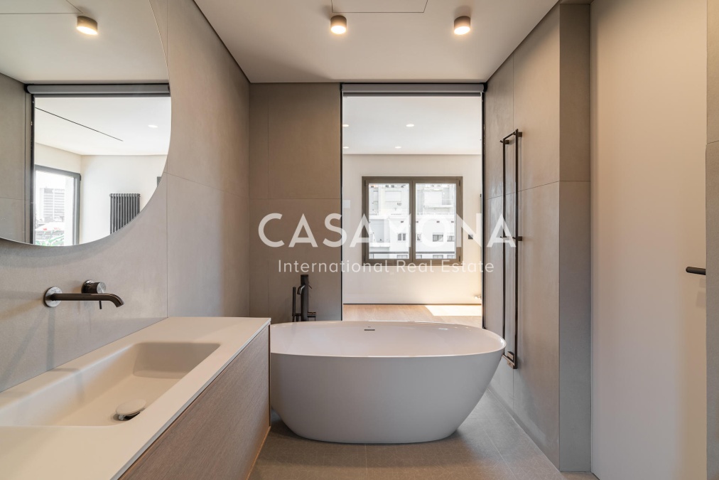 Excepcional vivienda de lujo de 4 dormitorios con terraza en Calle Muntaner Excepcional vivienda de lujo de 4 dormitorios con terraza en Calle Muntaner