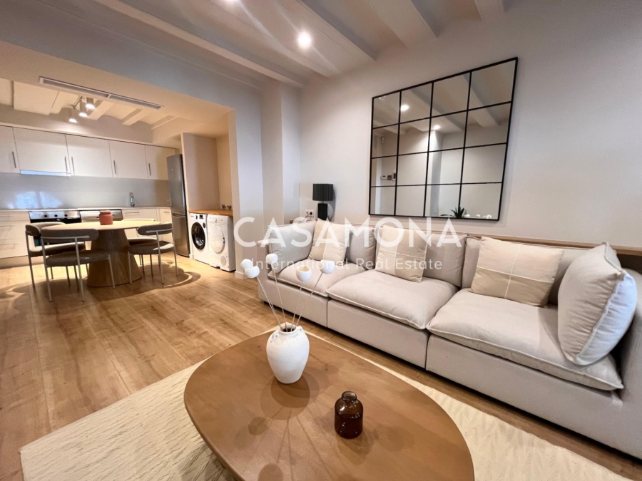 Premium Renovated Apartment with Magnificent Rooftop Pool & Port Views in Barceloneta Premium Renovated Apartment with Magnificent Rooftop Pool & Port Views in Barceloneta