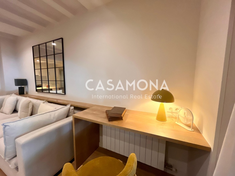 Premium Renovated Apartment with Magnificent Rooftop Pool & Port Views in Barceloneta Premium Renovated Apartment with Magnificent Rooftop Pool & Port Views in Barceloneta
