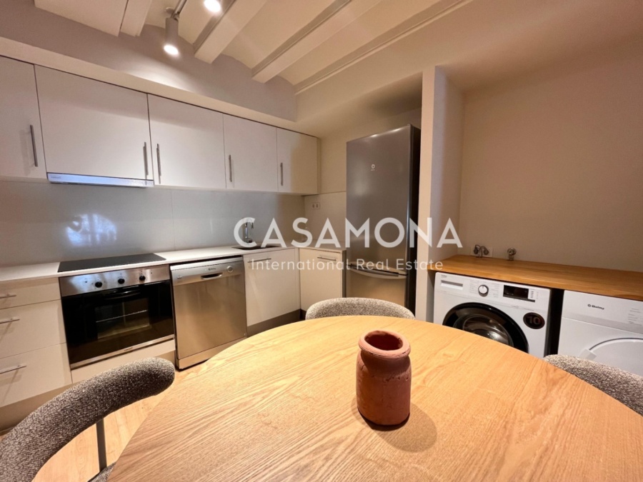 Premium Renovated Apartment with Magnificent Rooftop Pool & Port Views in Barceloneta Premium Renovated Apartment with Magnificent Rooftop Pool & Port Views in Barceloneta