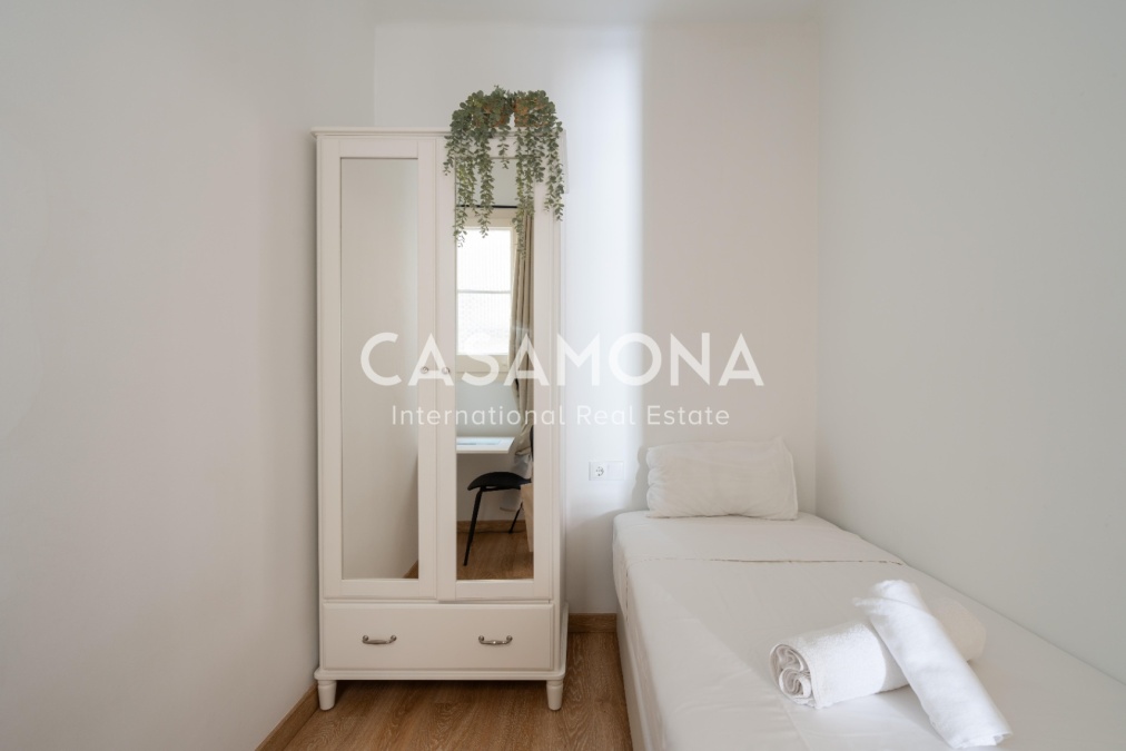 Renovated 3 Bedroom Apartment in Poble Sec