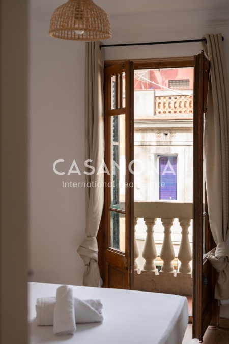 Renovated 3 Bedroom Apartment in Poble Sec