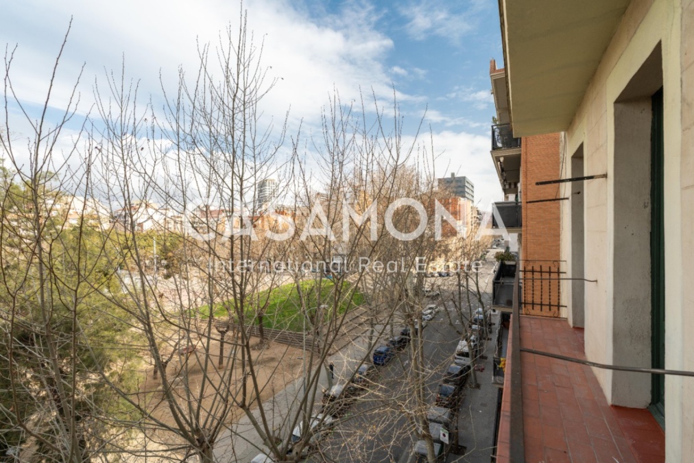 Fully Renovated 2-Bedroom Apartment in Poble Nou, Close to the Beach Fully Renovated 2-Bedroom Apartment in Poble Nou, Close to the Beach
