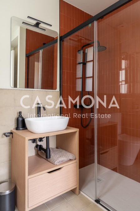 Fully Renovated 2-Bedroom Apartment in Poble Nou, Close to the Beach Fully Renovated 2-Bedroom Apartment in Poble Nou, Close to the Beach