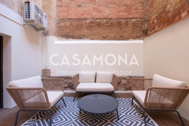 Stylish Apartment with Patio in Eixample Dreta