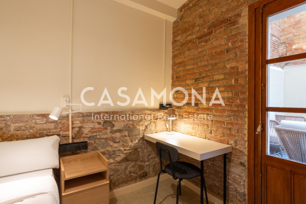Stylish Apartment with Patio in Eixample Dreta